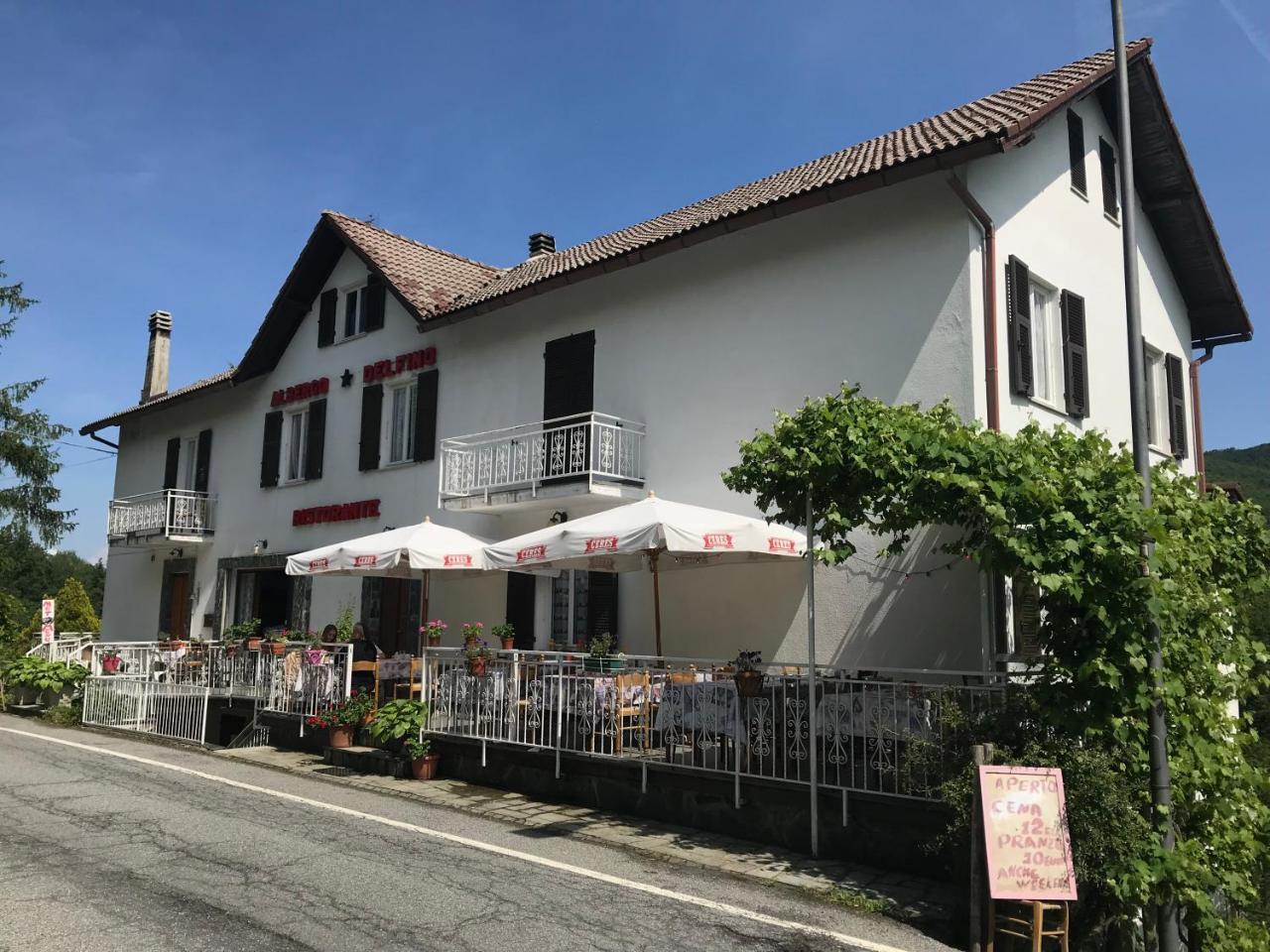 Albergo Delfino San Pietro d'Olba Buitenkant foto