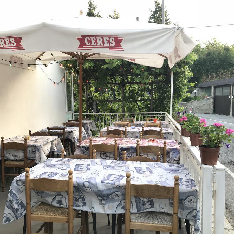 Albergo Delfino San Pietro d'Olba Buitenkant foto