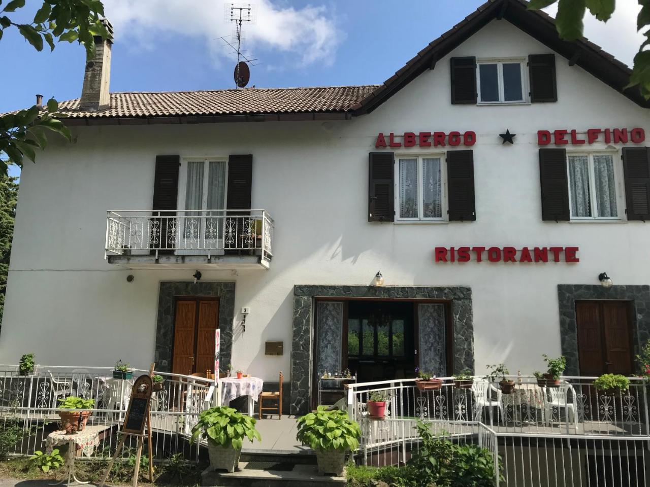Albergo Delfino San Pietro d'Olba Buitenkant foto